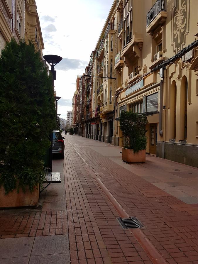 Pension Sotelo ログローニョ エクステリア 写真